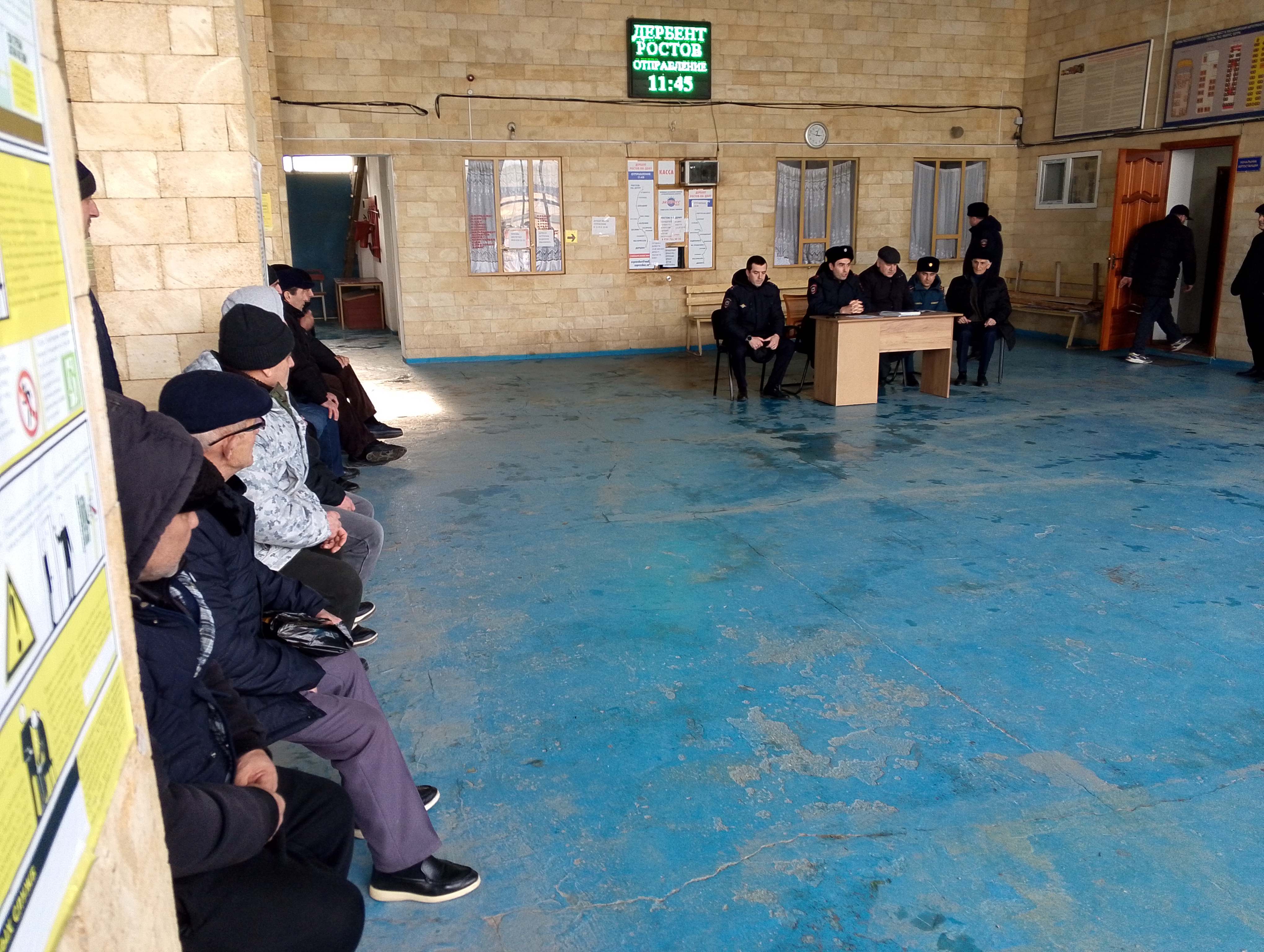 Встреча с жильцами микрорайона «Аваин» 1 и «Аваин 2» по вопросам  профилактики правонарушений, пожарной безопасности и  отравления угарным газом