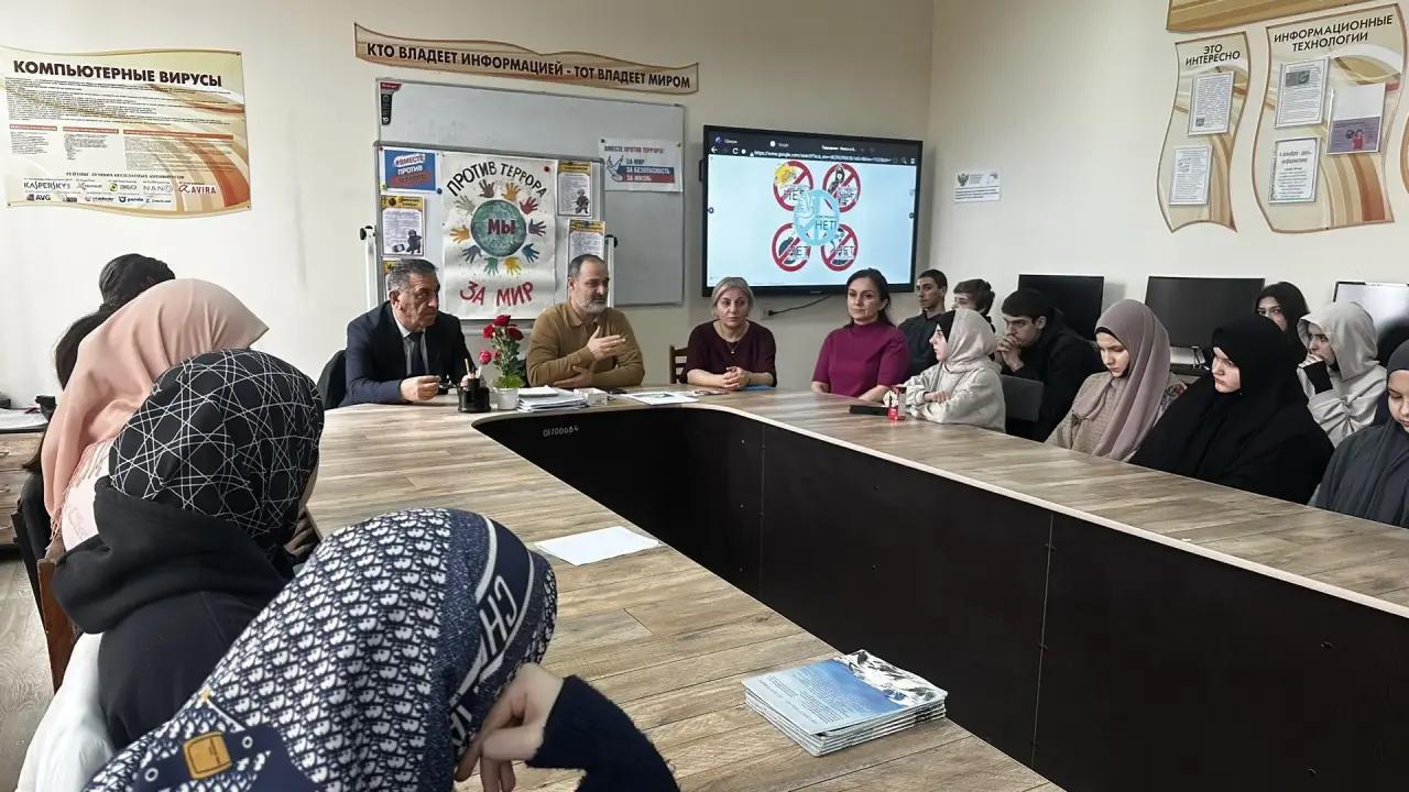 В ГБПОУ РД «КНПиТ» состоялось информационно-просветительское мероприятие «Терроризм.Основные меры предосторожности»