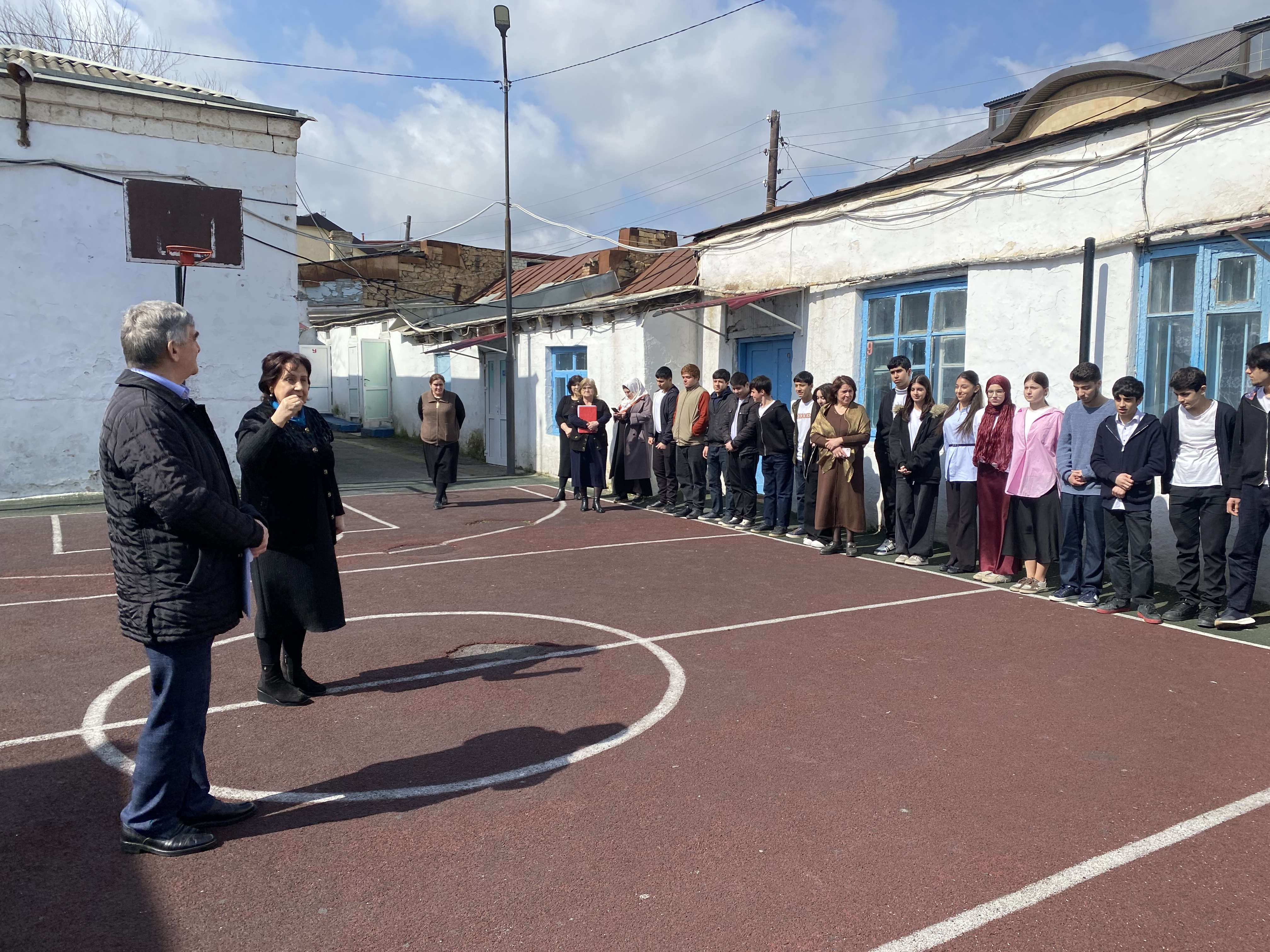 Учебная тренировка по эвакуации при землетрясении в МБОУ «СОШ № 6» имени Низами Гянджеви